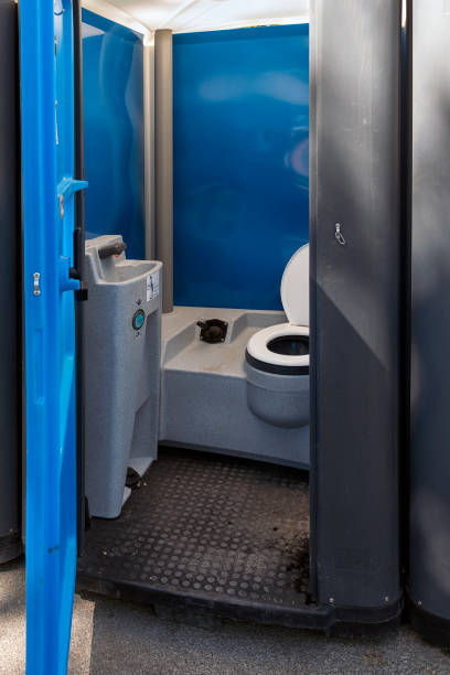 Best Luxury portable toilet rental  in Meadow Oaks, FL