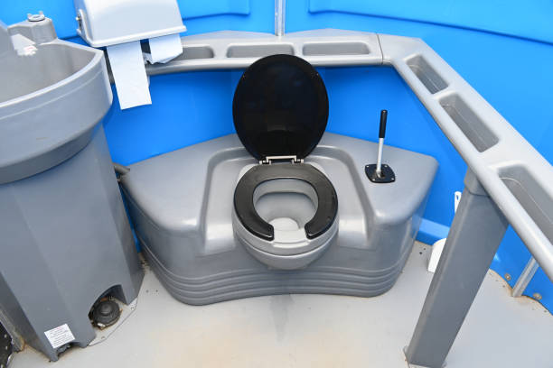 Portable bathroom rental in Meadow Oaks, FL